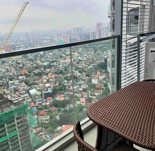 Uptown Bgc - Simple & Elegant Apartment