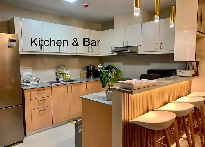 Uptown Bgc - Simple & Elegant * Manila